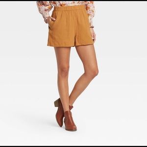 Target Universal Threads Pull On Short